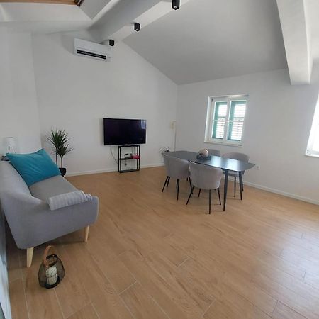 Sustina Apartman Tribalj Kültér fotó