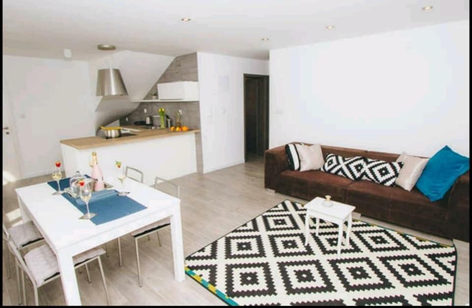 Sustina Apartman Tribalj Kültér fotó